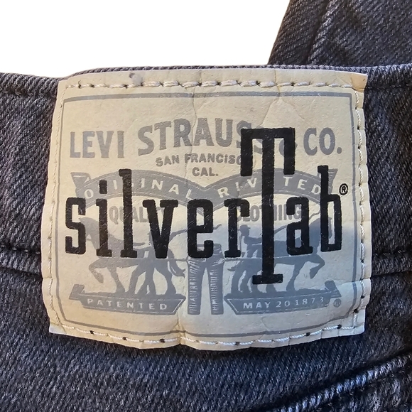 Levi’s Silver Tab Faded Black MOM JEAN High-Waist Relaxed Fit Tappered Leg 27X27 - Picture 11 of 13